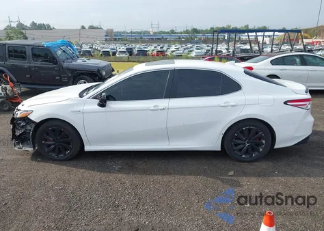 2020 Toyota Camry Le Hybrid z USA, uszkodzony, nr VIN 4T1E31AK6LU009314